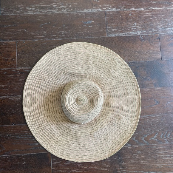 Hat - Picture 2 of 4